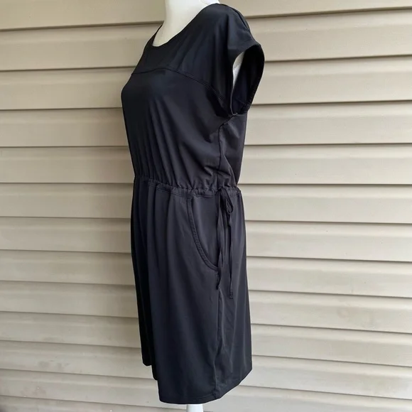 •Columbia• Black Drawstring Side Waist Athletic Dress - Size Large - Picture 5 of 9